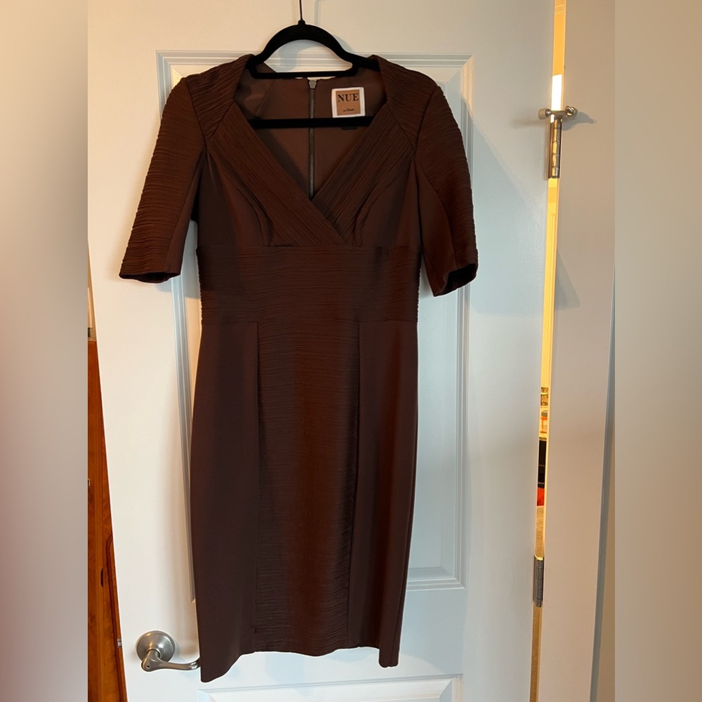 Dress Brown Size 6. Nue by Shani. Like new